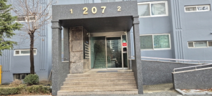 공동현관 출입문