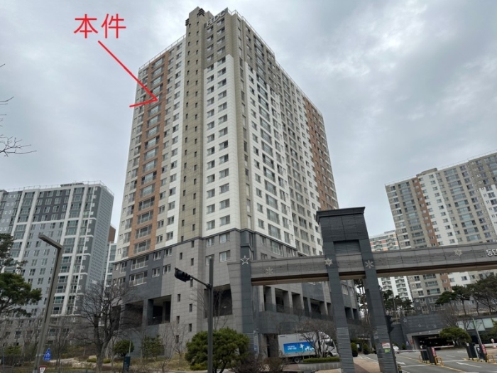 본건 남동측에서 촬영