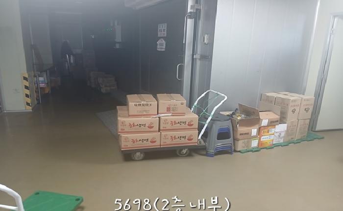 본건 2층 내부(물관 물품 등)