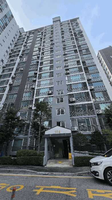 본건 제104동 입구 전경