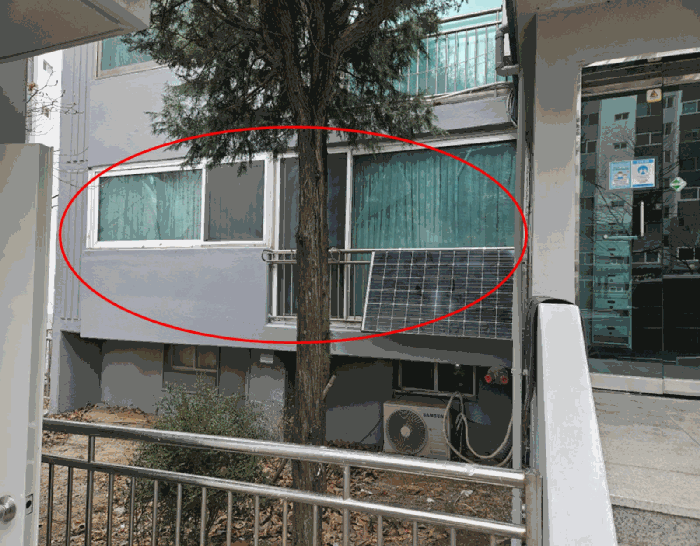 [본건 동측 외부전경]