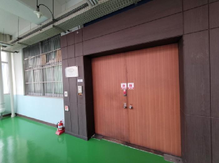 출입문