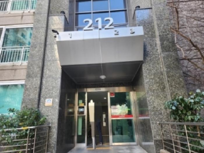 부산광역시 금정구 금샘로 262, 212동 7층701호(구서동,구서동쌍용예가)
공동출입구
