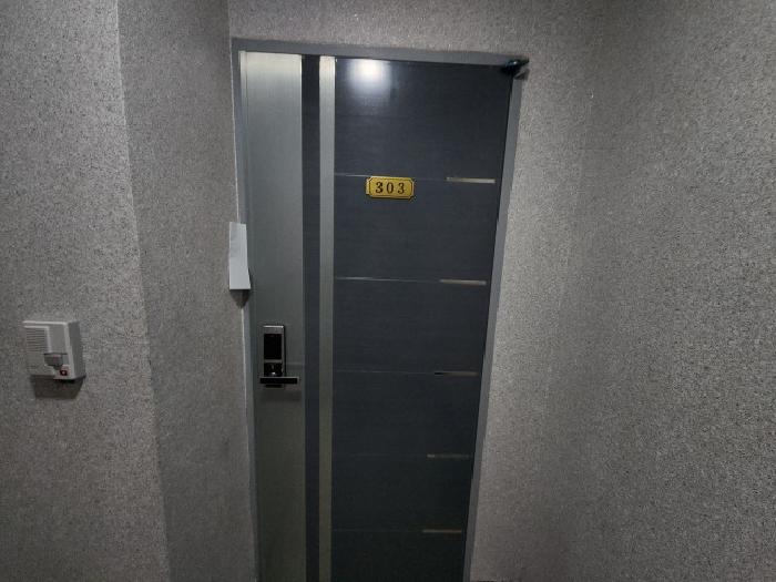 303호
