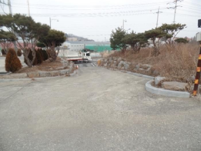 본건 진출입로