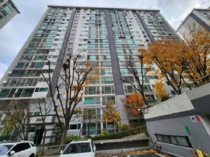 부동산 소재 건물 전경
