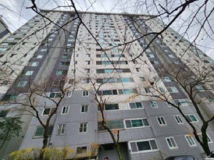 부동산 소재 건물 전경