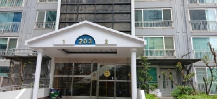 203동 출입구