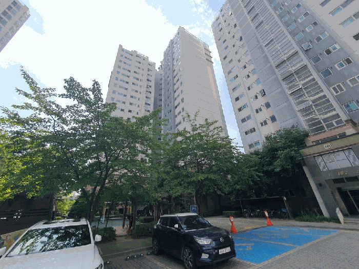 대상물건이 속한 건물 전경