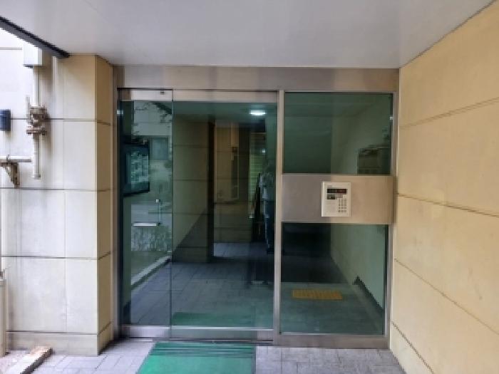 공동출입문
