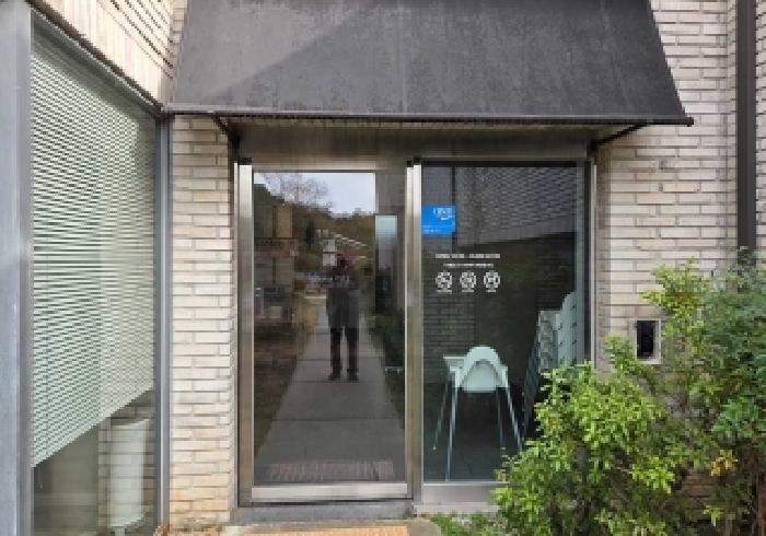 출입문