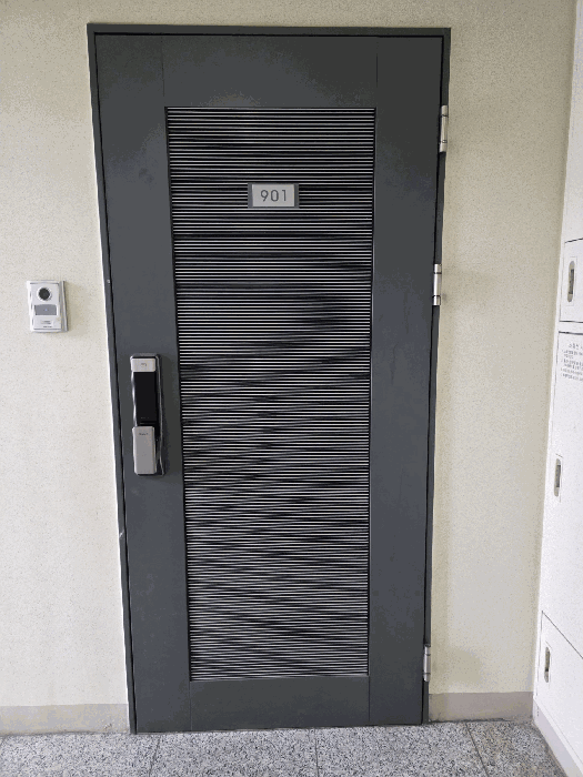 본건( 120동 901호 ) 전용면적 출입문