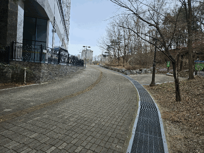 본건 주변전경(동측 도로주변)