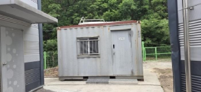 목록6.(2동).및 7.(3동) 사이에 소재하는 제시외 컨테이너 1동