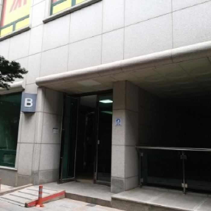 공동 출입문