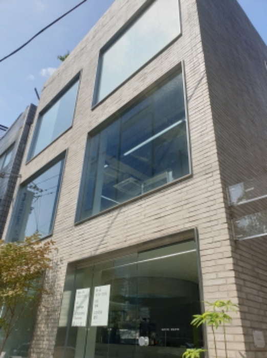 건물 전경