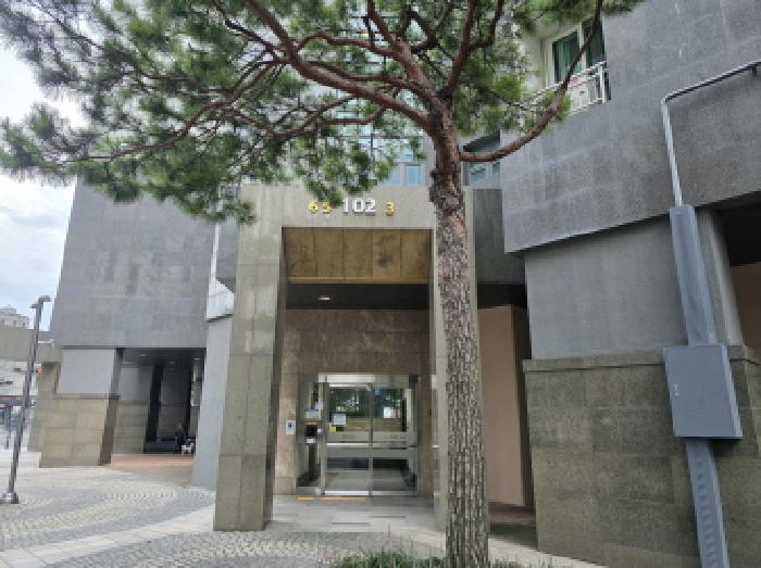 동 입구