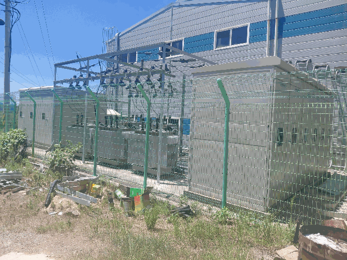 설치공사 중인 제시외기계기구(수변전설비)