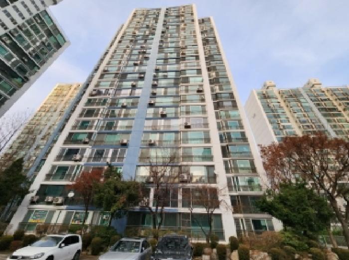 부동산 소재 건물 전경