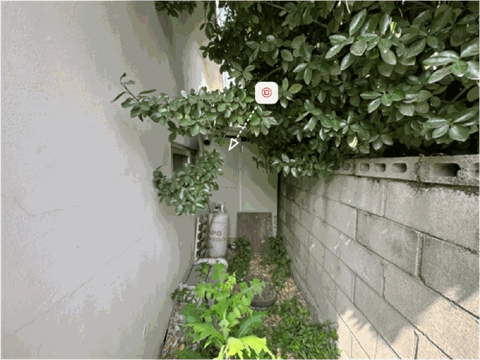 본건(기호1[토지], 기호3[건물,가동]), 제시외(㉤) 및 인근전경