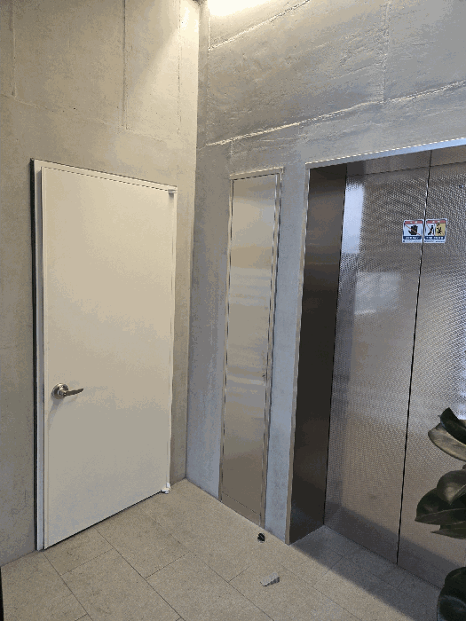 5층 출입구