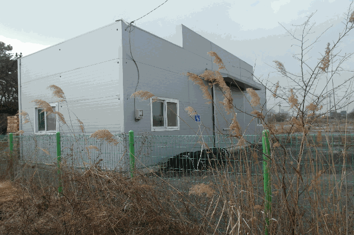 본건 기호1)토지 및 기호2)건물의 외경