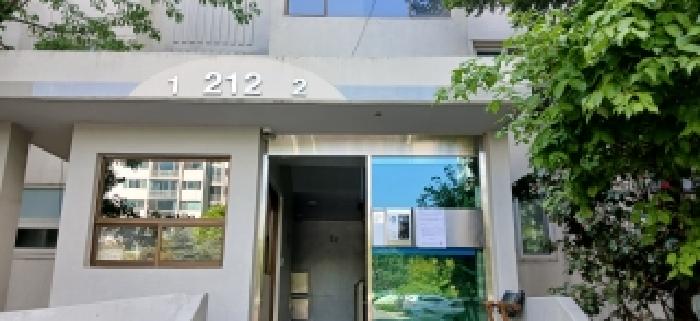 212동 출입구