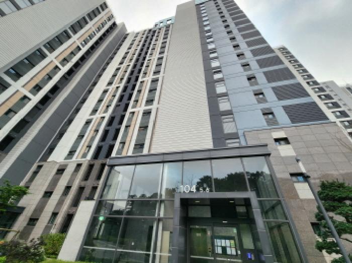 부동산 소재 건물 전경