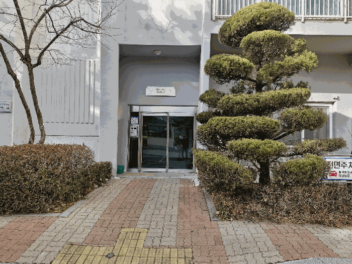 1층 공동 주 출입구